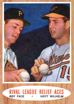 Topps 423 Rival League Relief Aces (Roy Face / Hoyt Wilhelm) #1962